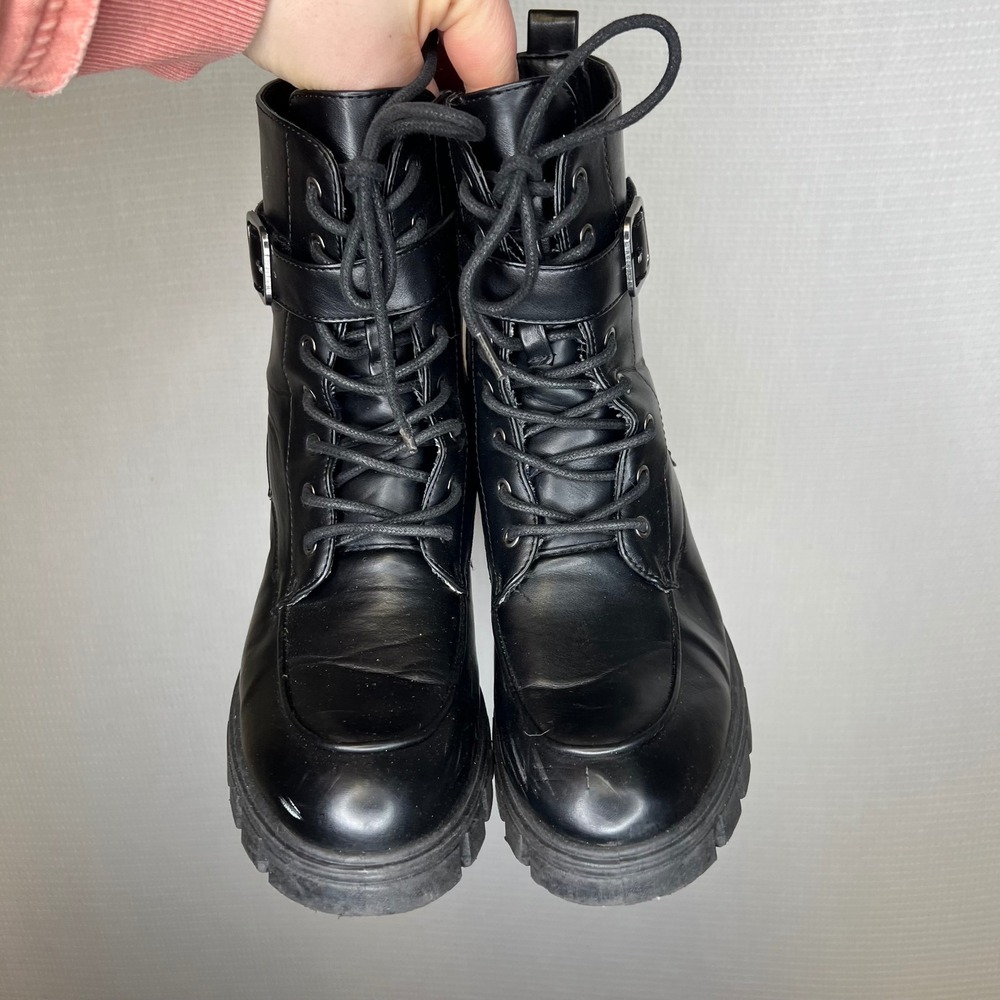 Sincerely Jules Eastbridge Black Combat Lug Sole‎ Buckle Boots F33962 Womens 9M - Picture 2 of 7